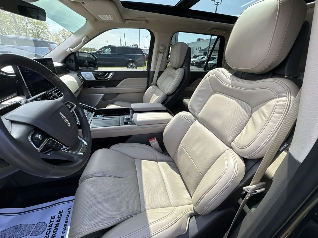 Used 2024 Blue Lincoln Reserve image 11