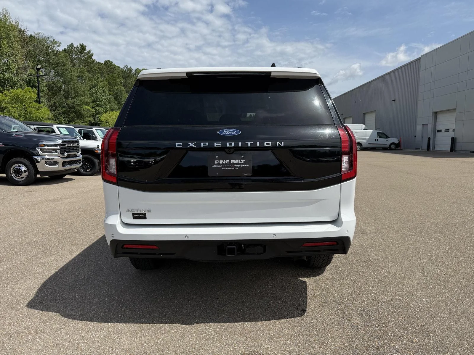 Used 2025 Oxford White Ford Active image 5