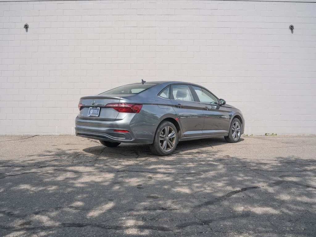 Used 2024  Volkswagen 1.5T SE image 7