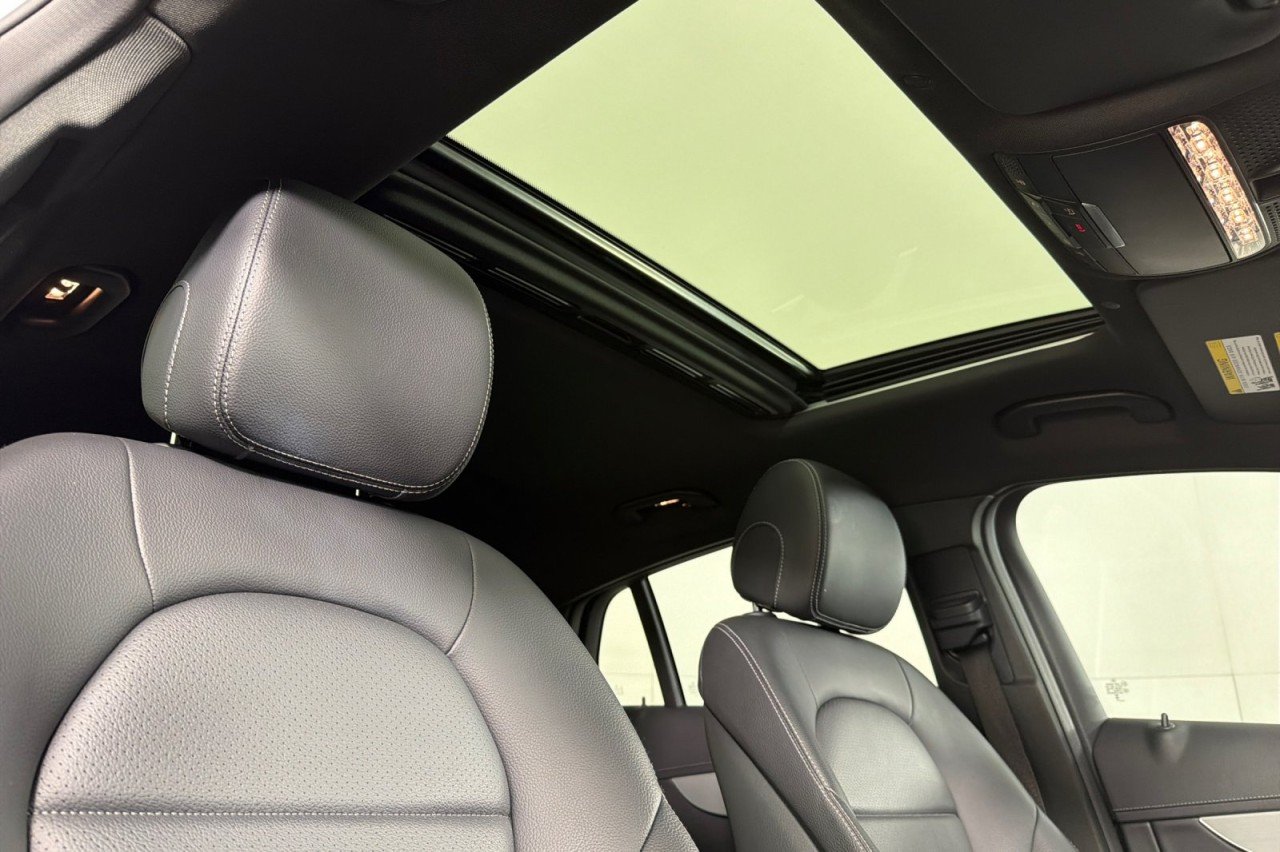 Used 2023 Polar White Mercedes-Benz GLC 300 image 16