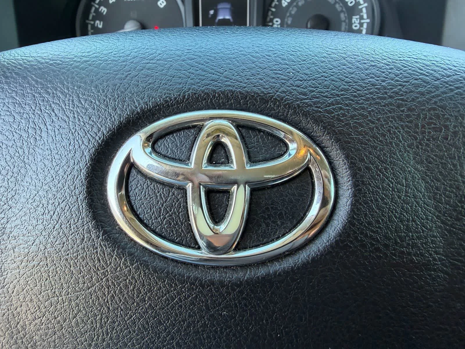 Used 2022 White Toyota SR image 30