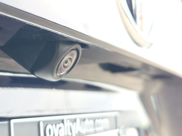 Used 2023  Toyota XLE image 33