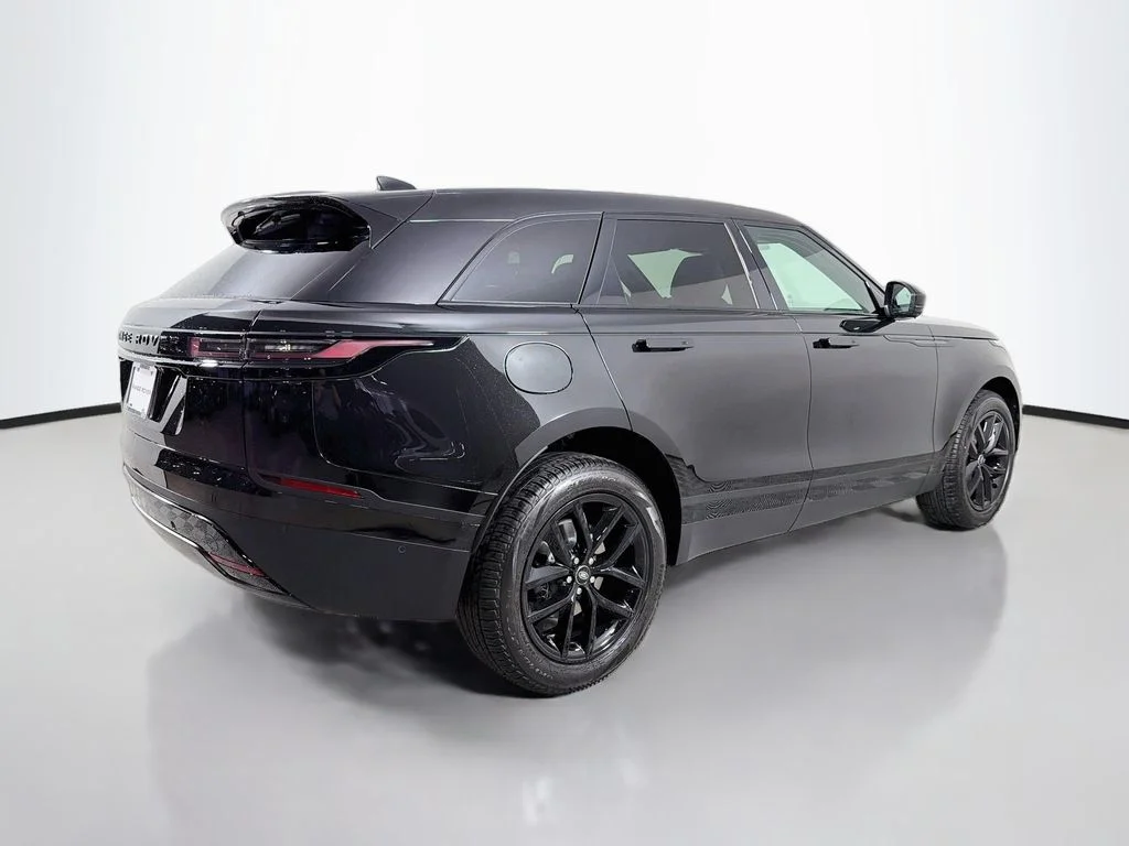 New 2026 Santorini Black Land Rover S image 5