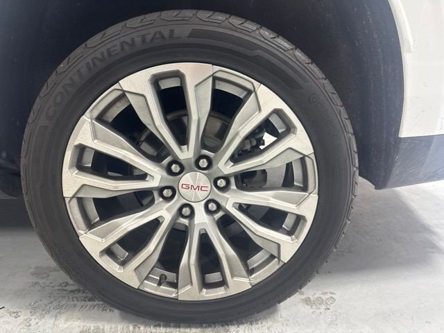 Used 2021 White GMC Denali image 9