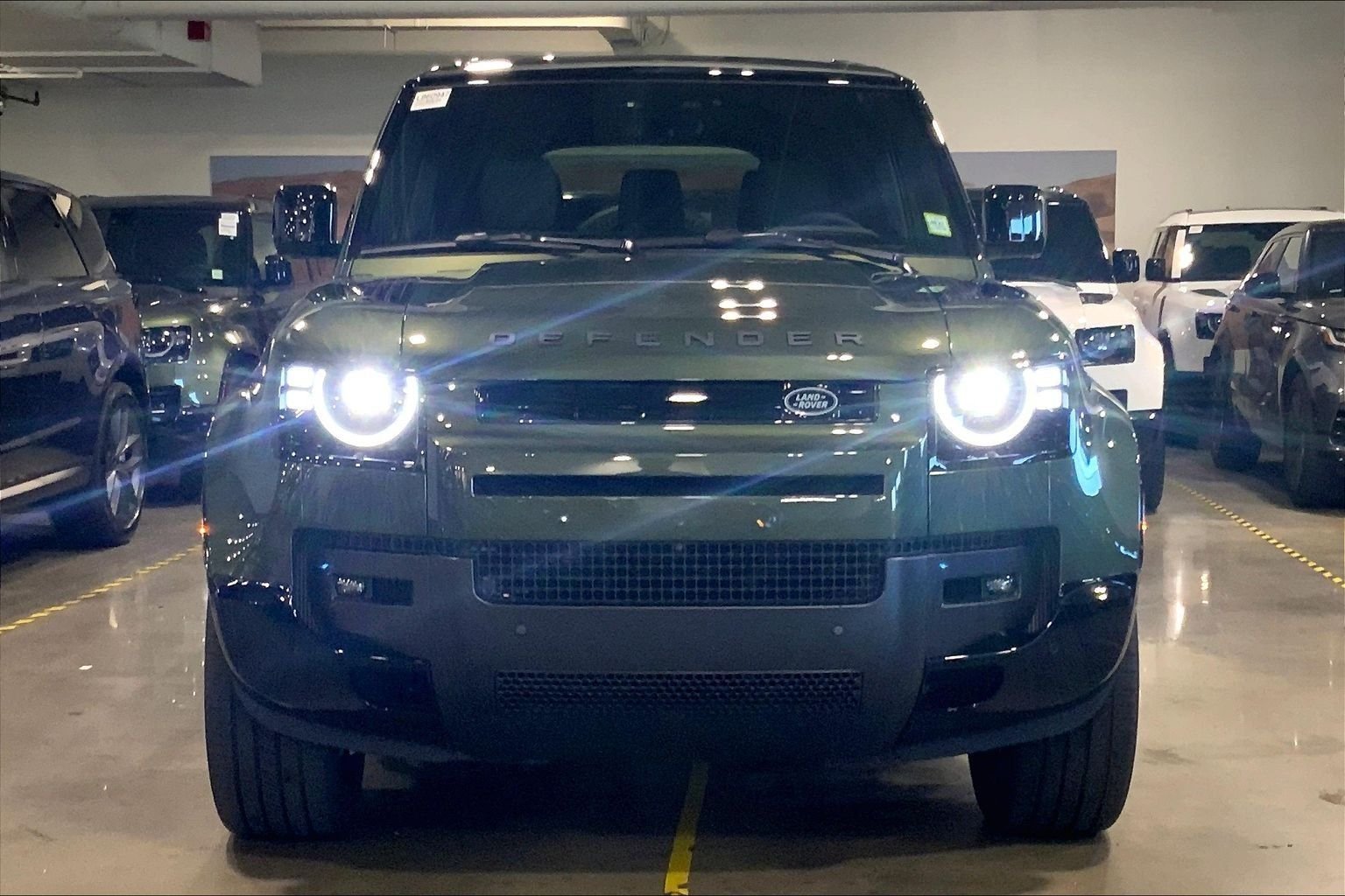 New 2026 Woolstone Green LAND ROVER X-Dynamic SE image 3