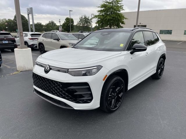 New 2026 White Volkswagen 2.0T SE R-Line Black image 3