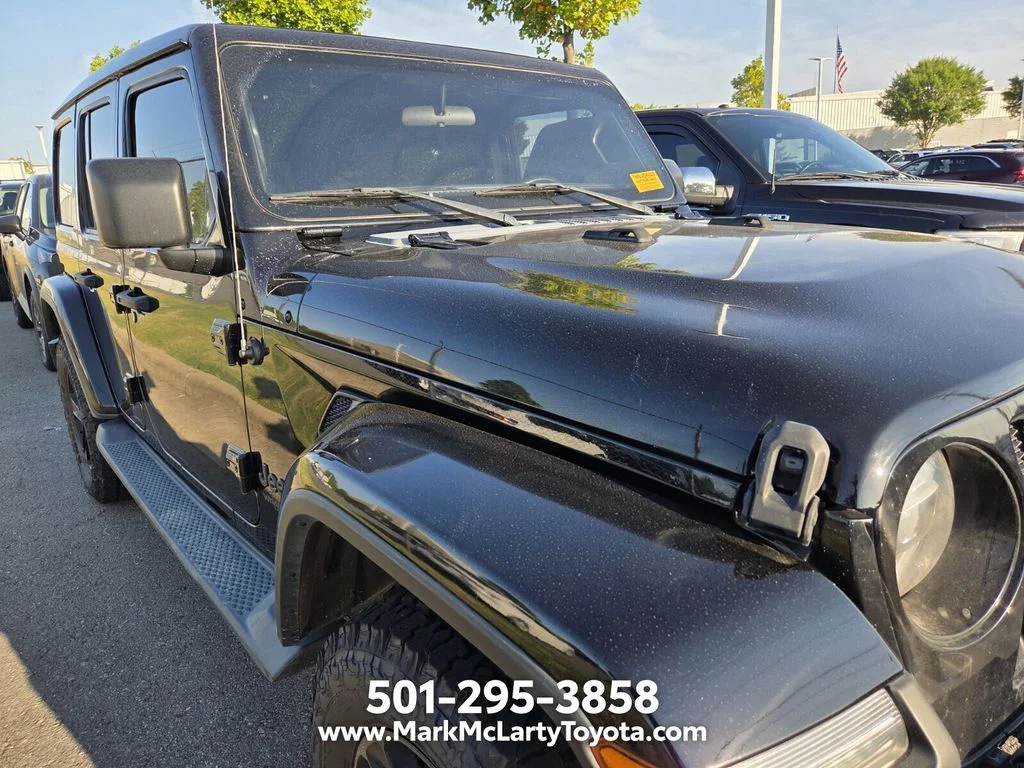 Used 2019 Black Jeep Unlimited Sahara Altitude image 4