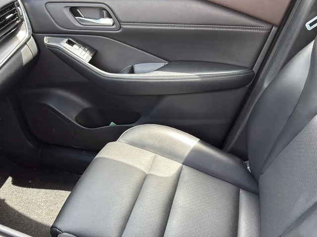 Used 2022 Blue Nissan SV image 25