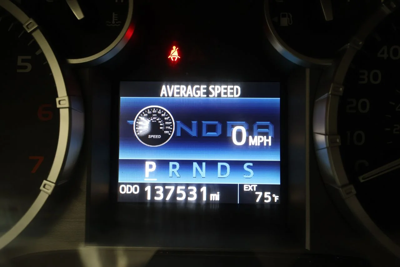 Used 2015 Blue Toyota SR5 image 9