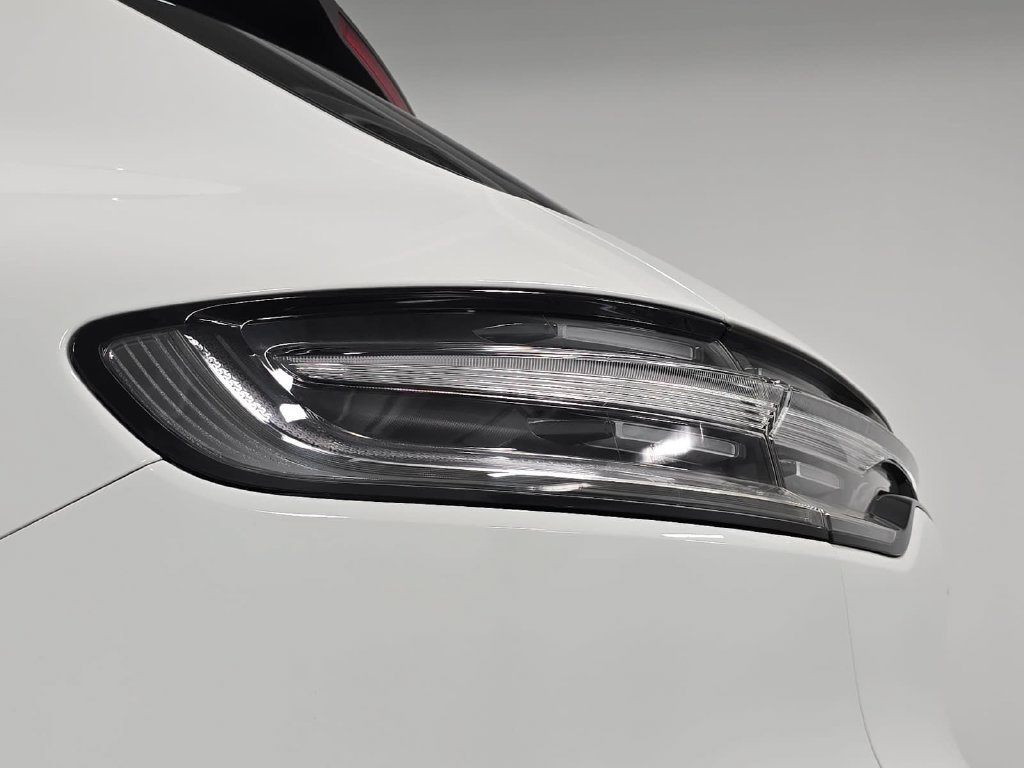 Certified Used 2023  Porsche T image 30