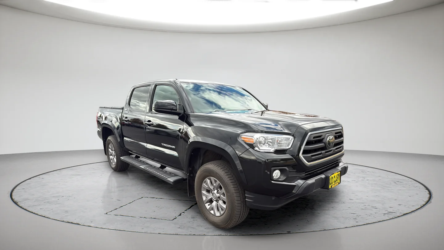 Certified Used 2019 Black Toyota SR5 image 3