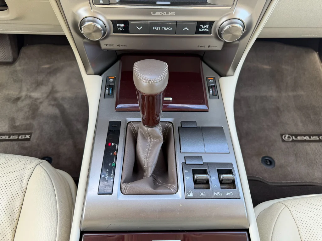 Used 2019 Starfire Pearl Lexus Premium image 14