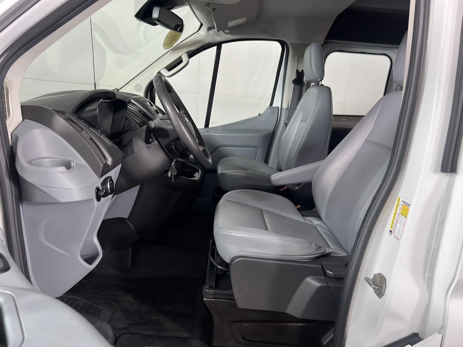 Used 2016 Wh Ford  image 12