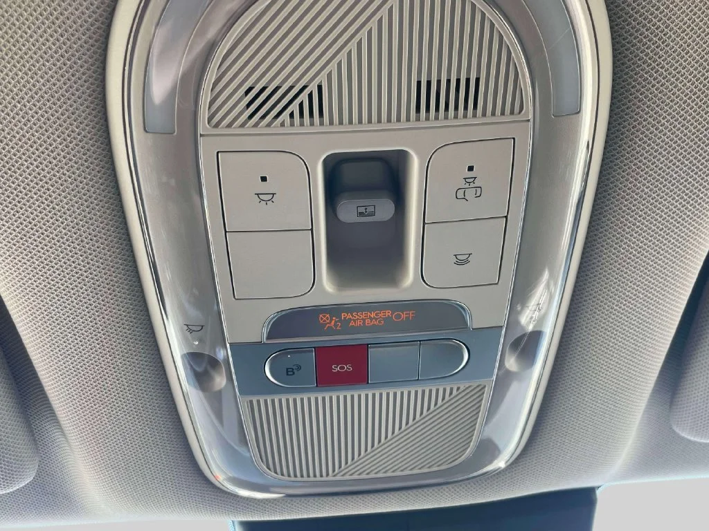Certified Used 2022 Green Hyundai Limited image 32