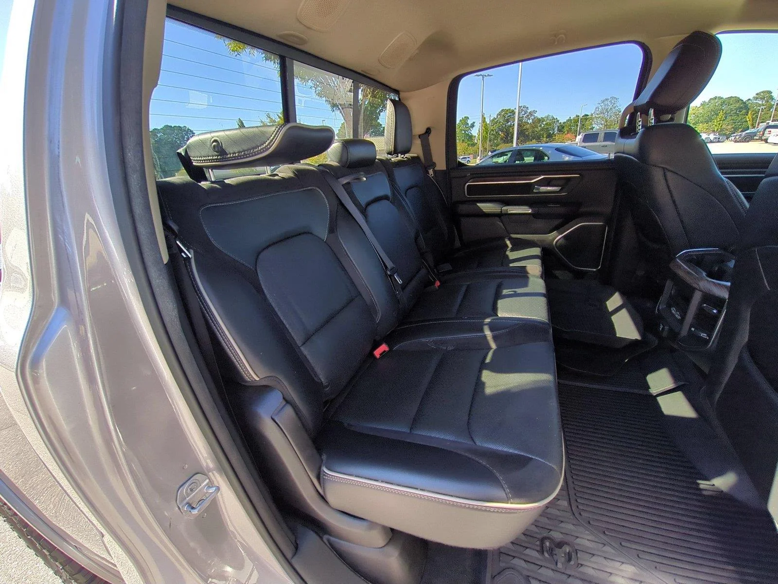 Used 2019 Billet Silver Metallic Clearcoat Ram Laramie image 35