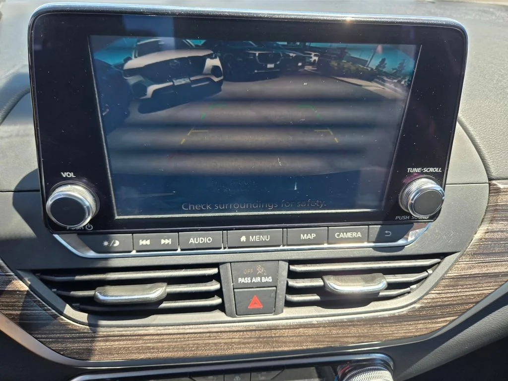 Used 2019 Black Nissan 2.5 SL image 18