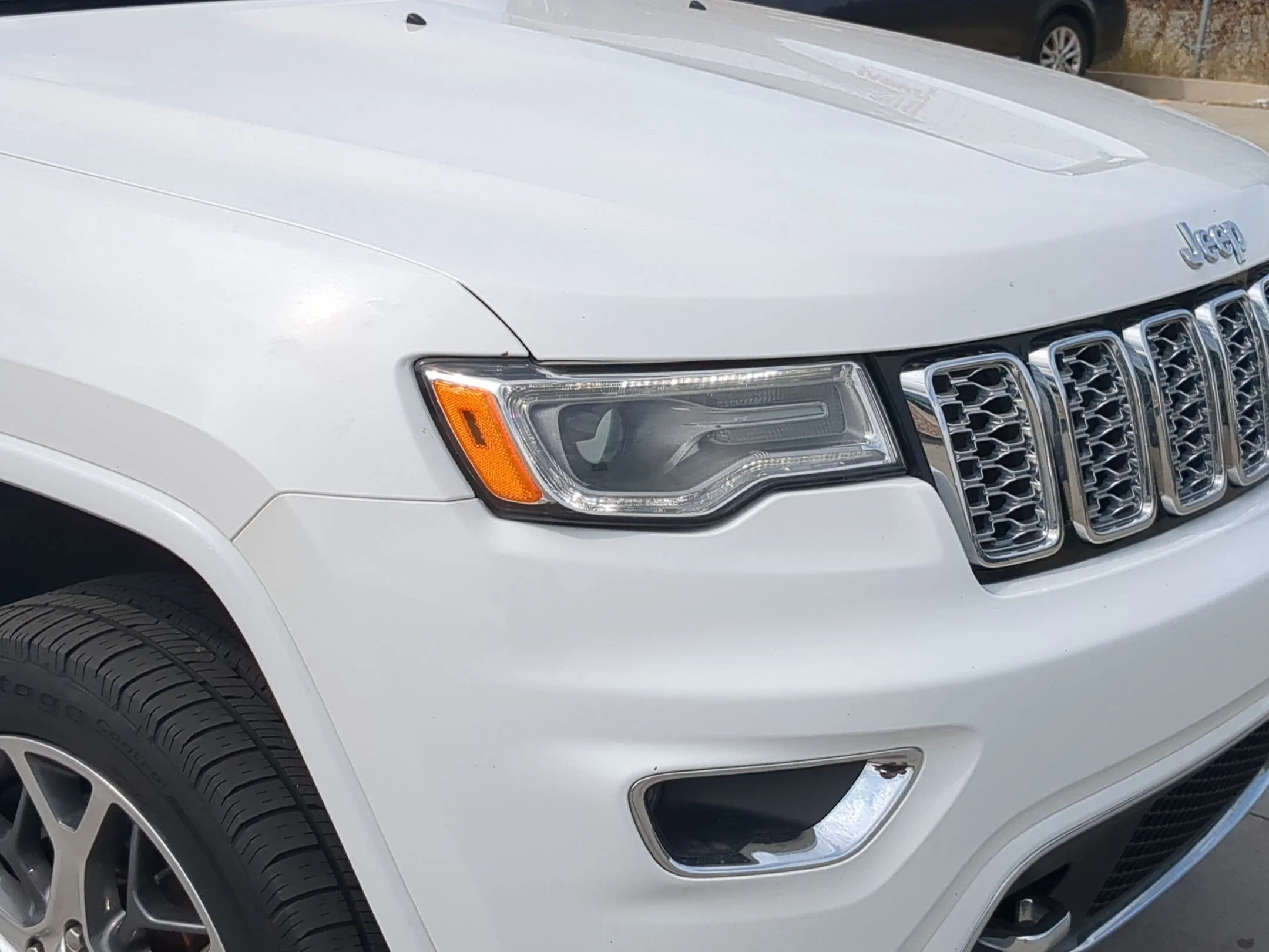 Used 2020 Bright White Clearcoat Jeep Overland image 10