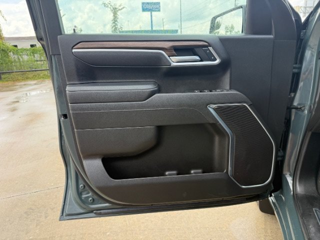 Used 2025 Cypress Gray Chevrolet LT image 19