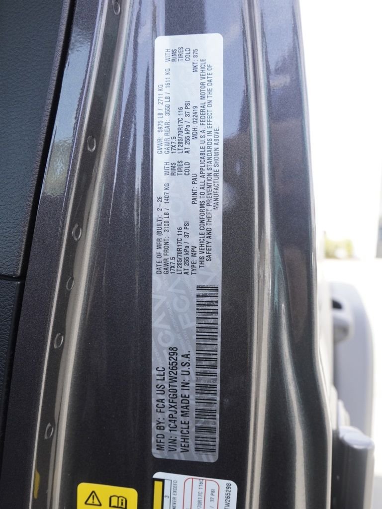 New 2026 Granite Crystal Metallic Clear-Coat Exterior Paint Jeep Rubicon image 30