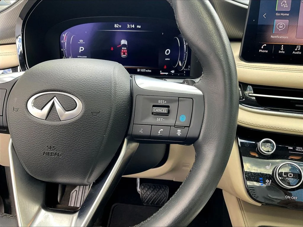 Used 2025 Black INFINITI LUXE image 14