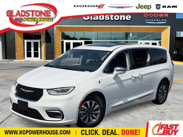 2022 Chrysler Pacifica Hybrid Limited Hybrid's photo