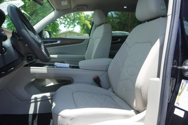 New 2026 Deep Black Pearl Volkswagen 2.0T SE W/TECHNOLOGY image 18