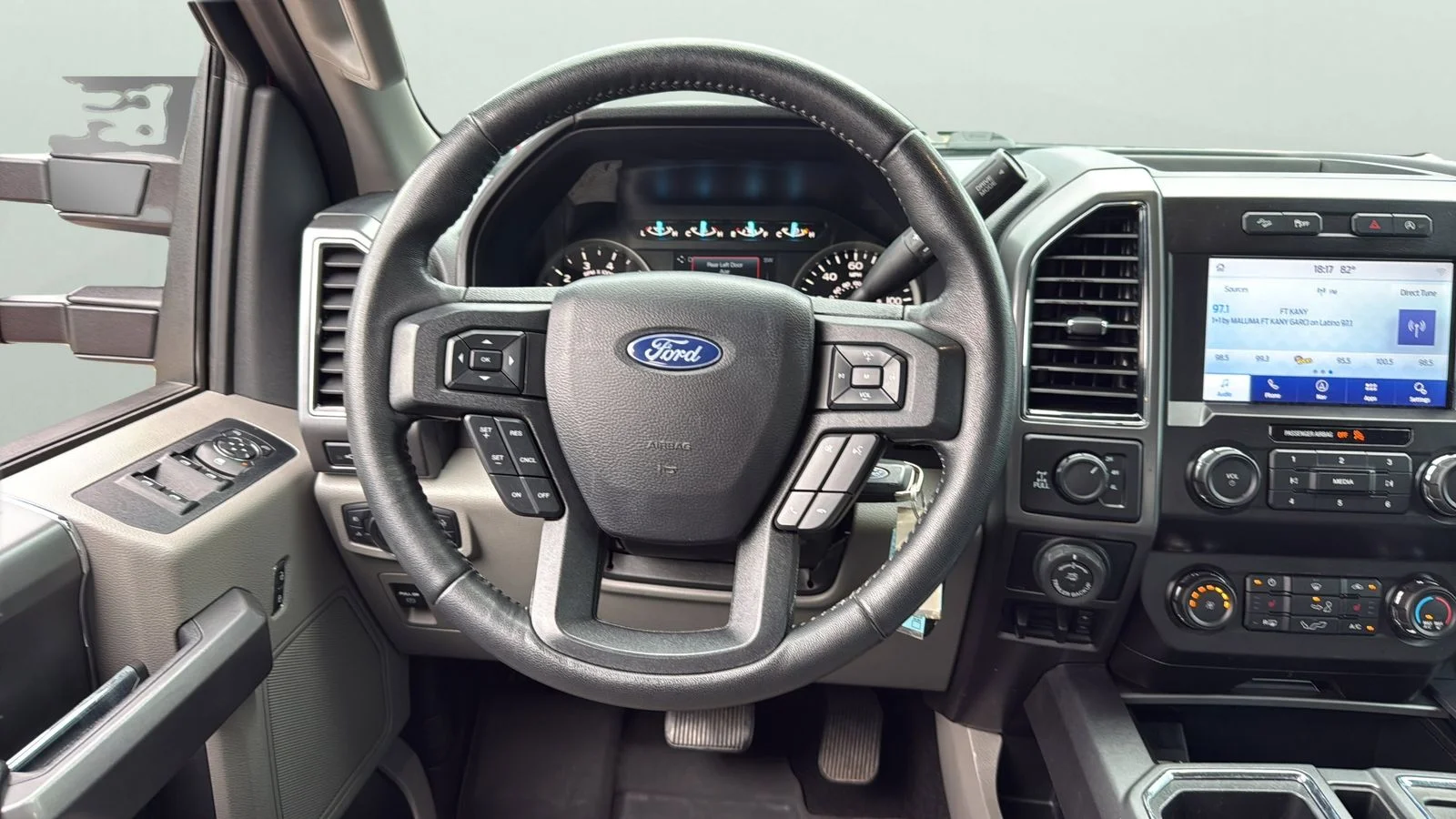 Used 2020 Red Ford XLT image 12
