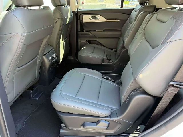 New 2026 Star White Metallic Tri-Coat Ford Active image 16