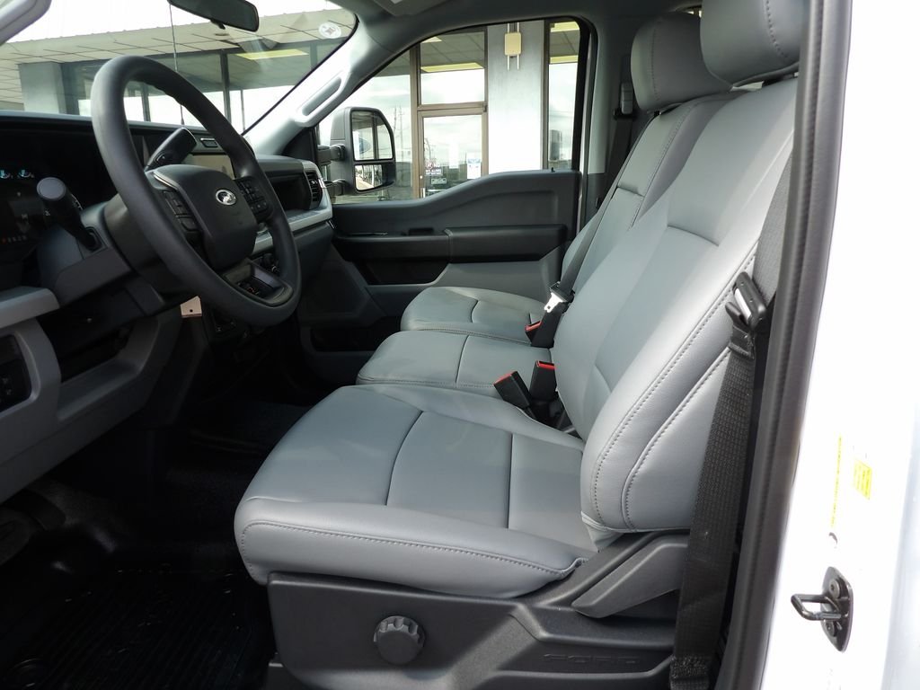 New 2026 Oxford White Ford F-250® XL image 13