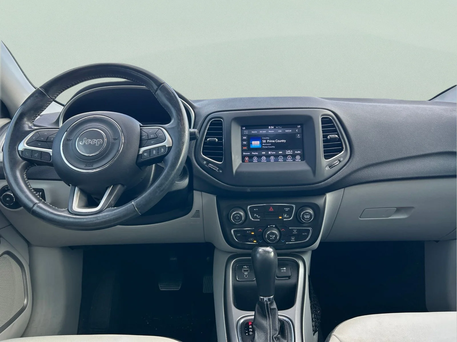 Used 2020 White Clearcoat Jeep Latitude image 13
