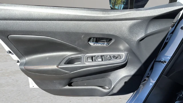 Used 2025 Kch/gray Sky P Nissan SR image 17