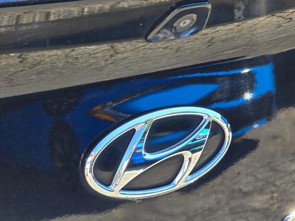 Used 2020 Black Hyundai SEL image 13