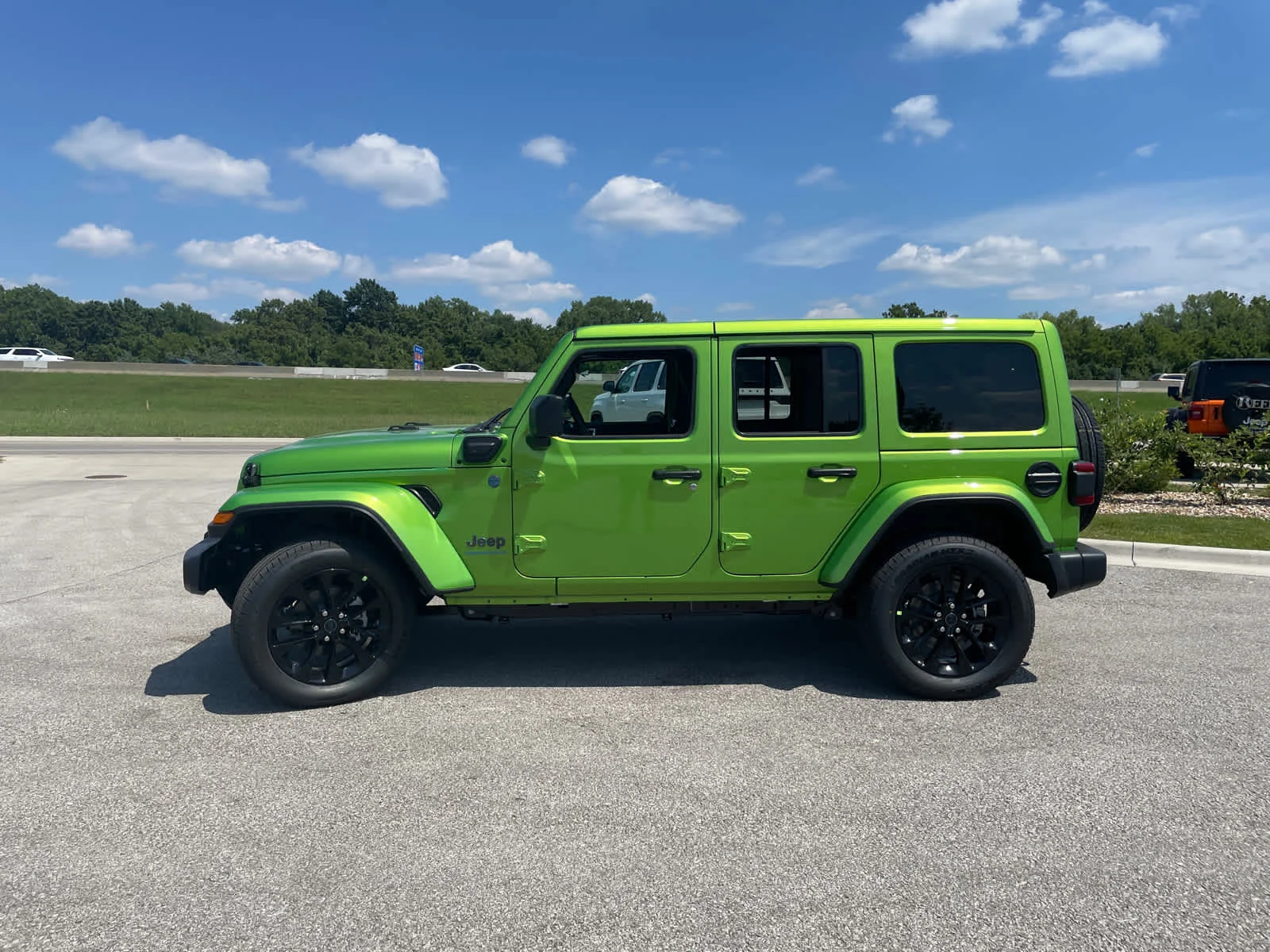 New 2025 Mojito Clearcoat Jeep Sahara image 5