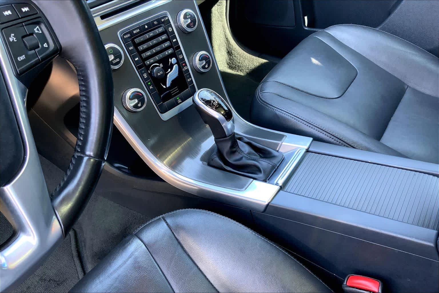Used 2016 Black Stone Volvo T5 Drive-E Premier image 15