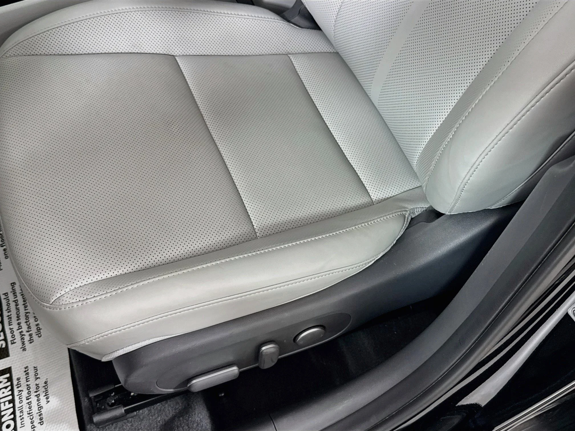 Used 2024 Abyss Black Pearl Hyundai Limited image 22