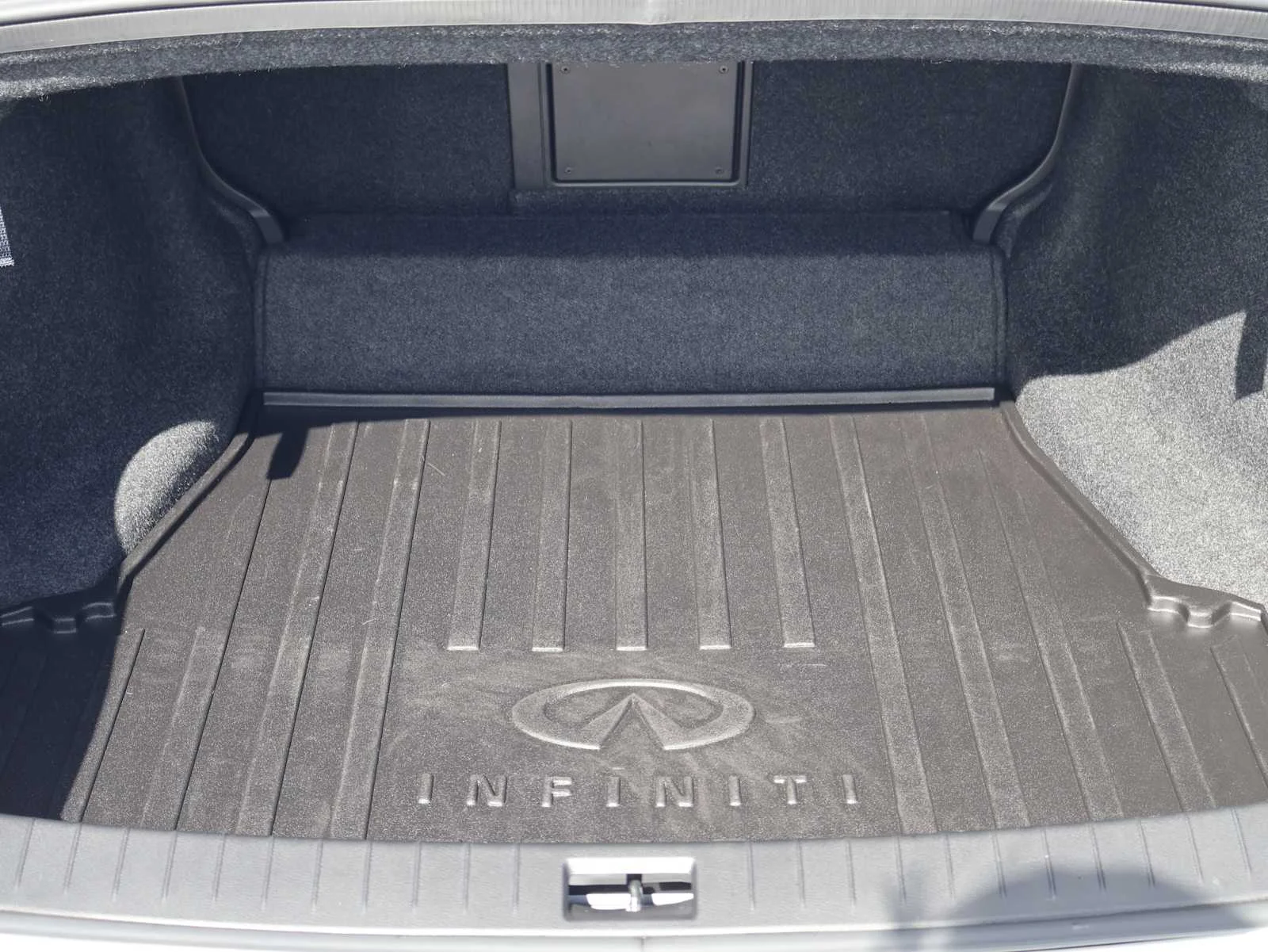 Certified Used 2023 Majestic White INFINITI SENSORY image 25