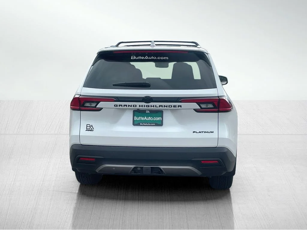 New 2026 Wind Chill Pearl Toyota Platinum image 4