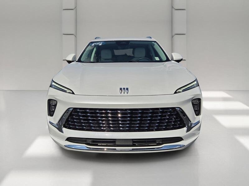 Used 2024 White Frost BUICK AWD 4DR AVENIR image 8