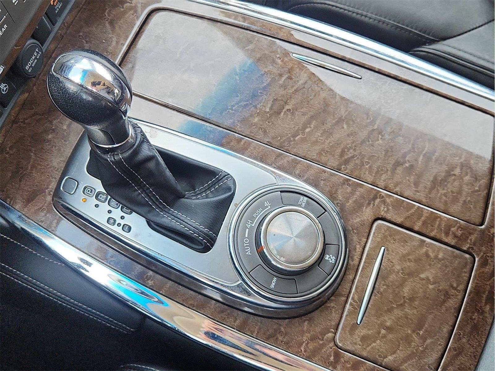2015 INFINITI QX80 photo 15 of 34