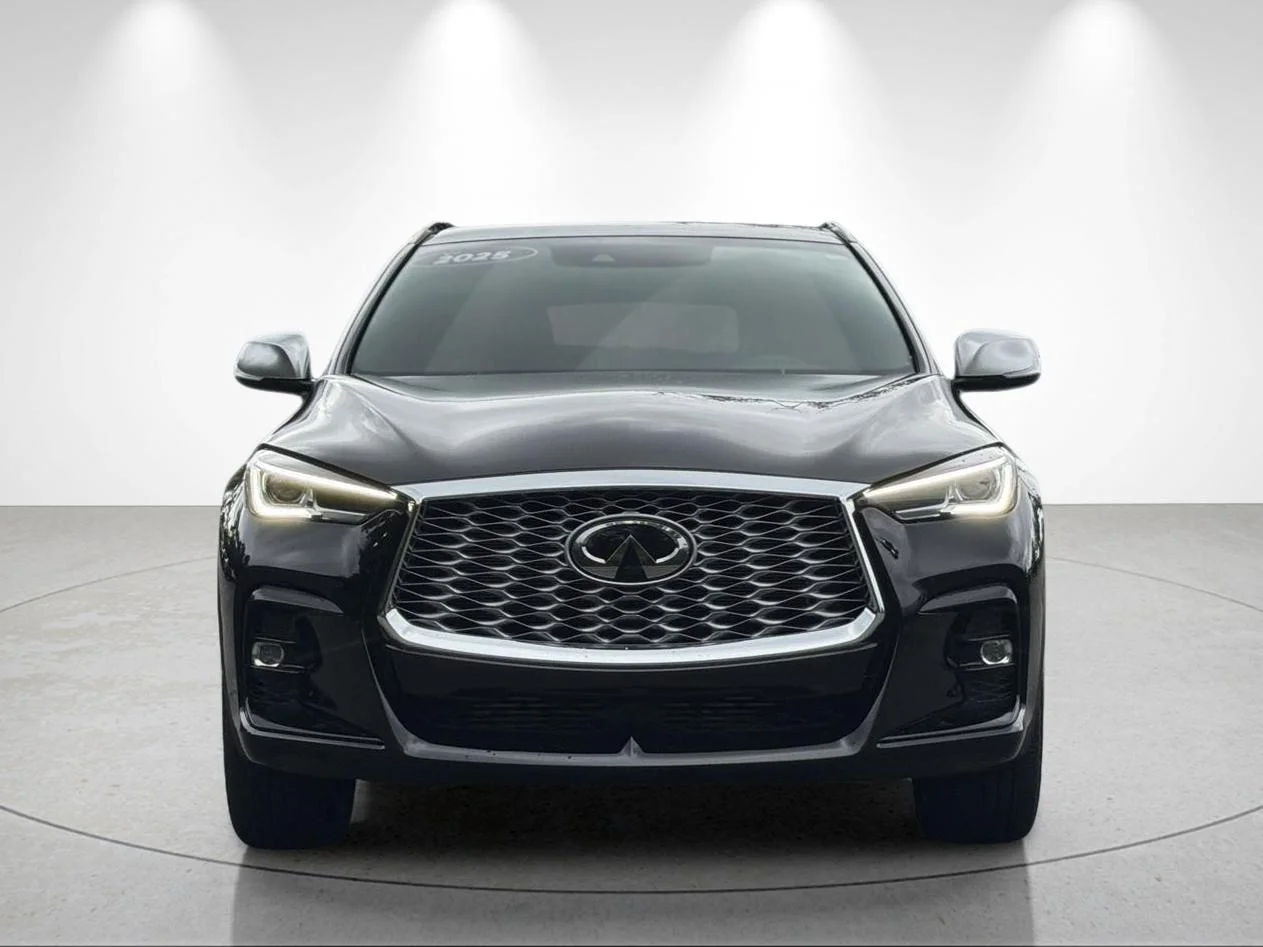 Used 2025 Black Obsidian INFINITI LUXE image 8