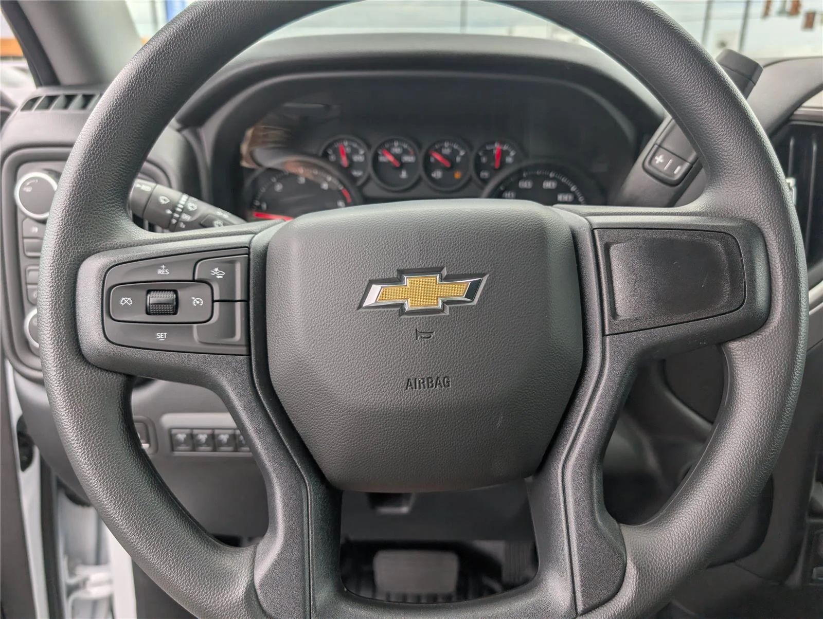 New 2026 Summit White Chevrolet WT image 24