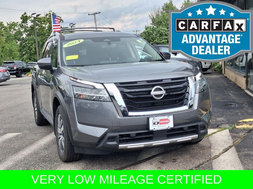 Used 2024 Gray Nissan SL image 3