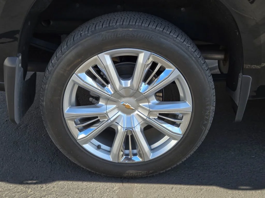 Used 2024 Black Chevrolet High Country image 3