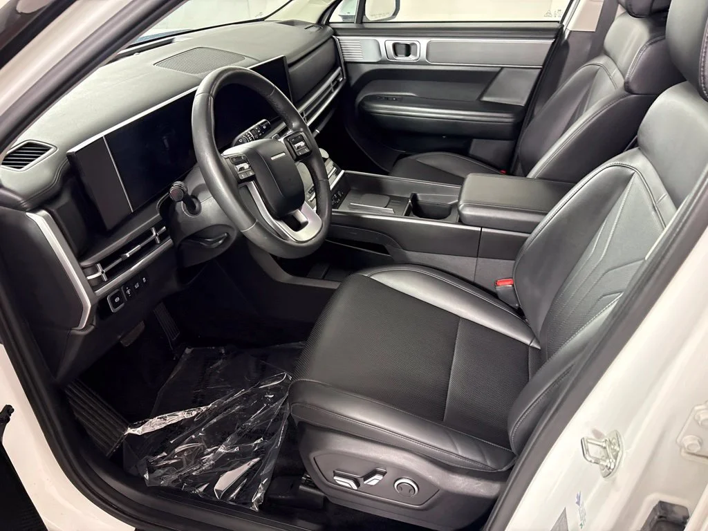 Used 2024 White Hyundai SEL image 27