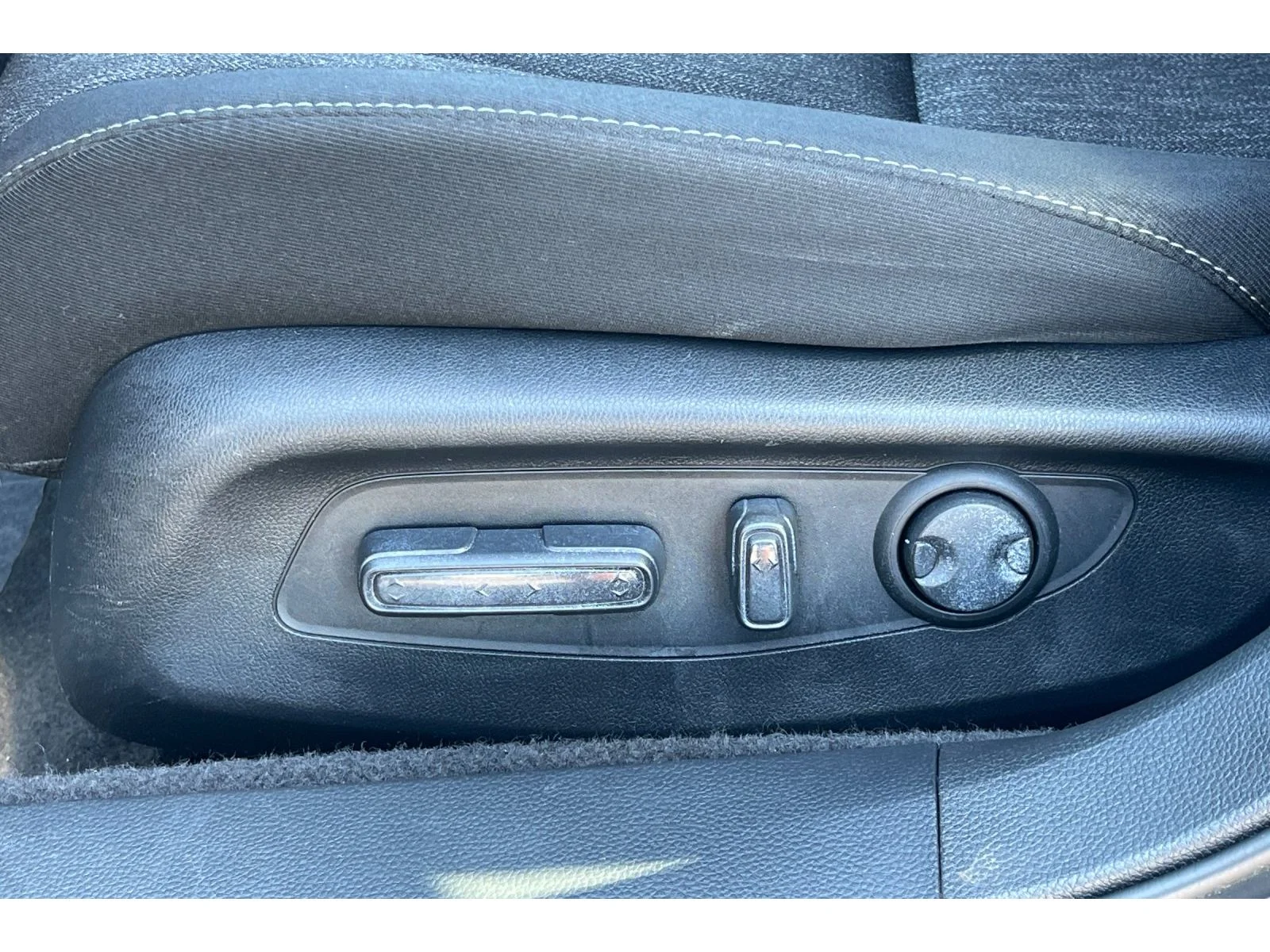 Used 2024 Canyon River Blue Metallic Honda EX image 13