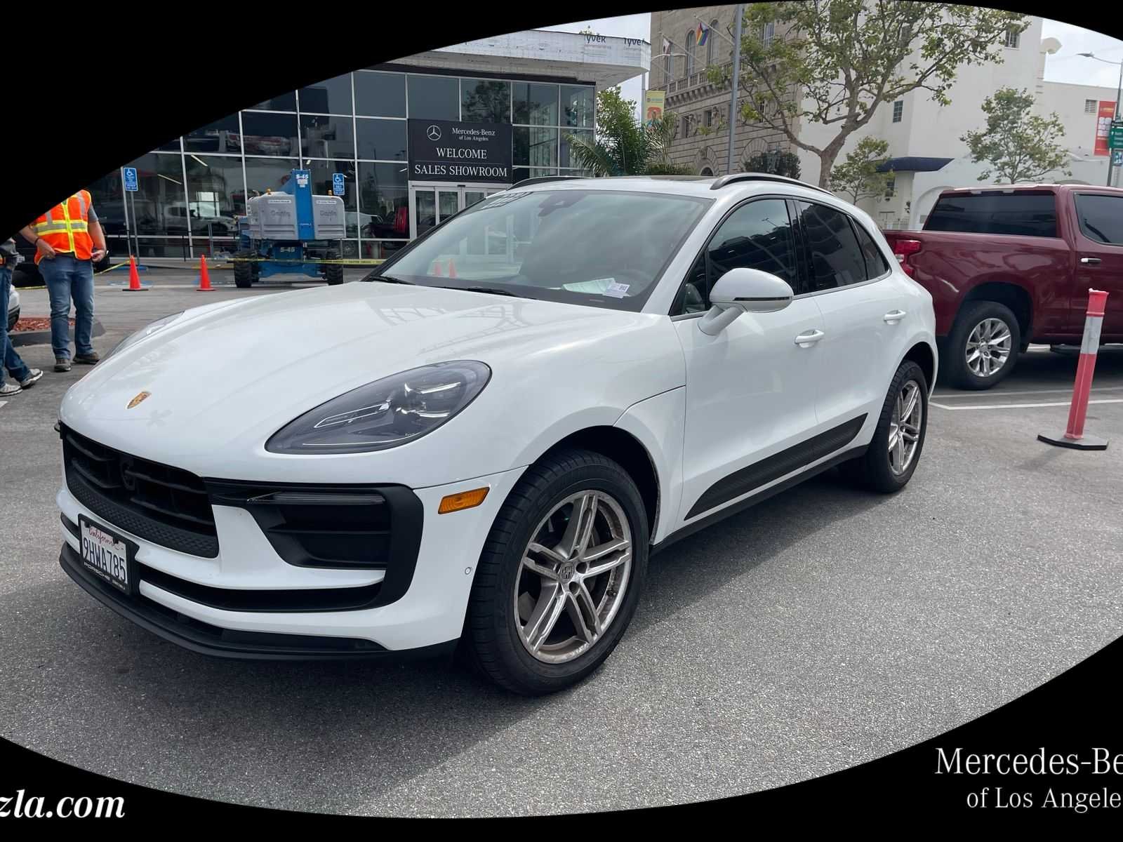 2023 Porsche Macan -'s photo