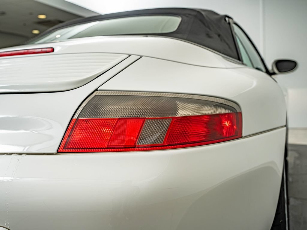 Used 2003 Carrara White Porsche Carrera image 19