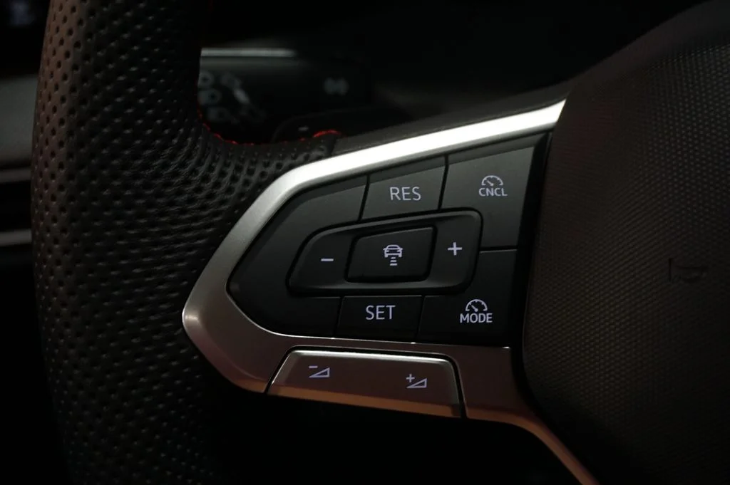 New 2026 Black Volkswagen 2.0T SE image 24