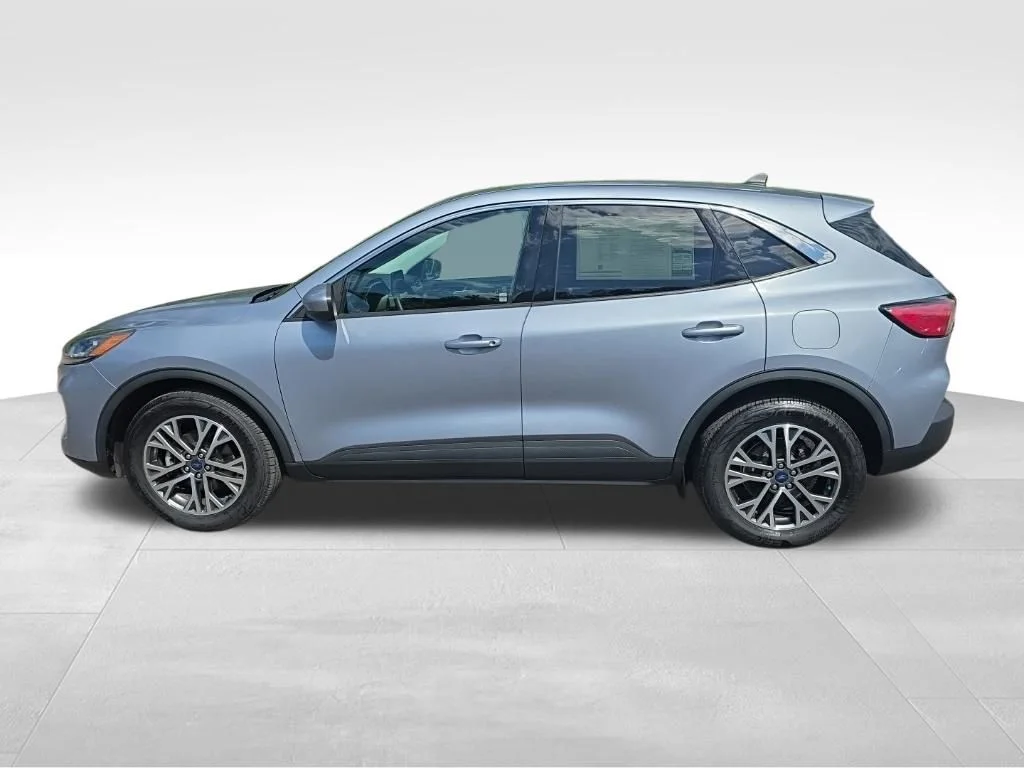Used 2022 Blue Silver Metallic Ford SEL image 9