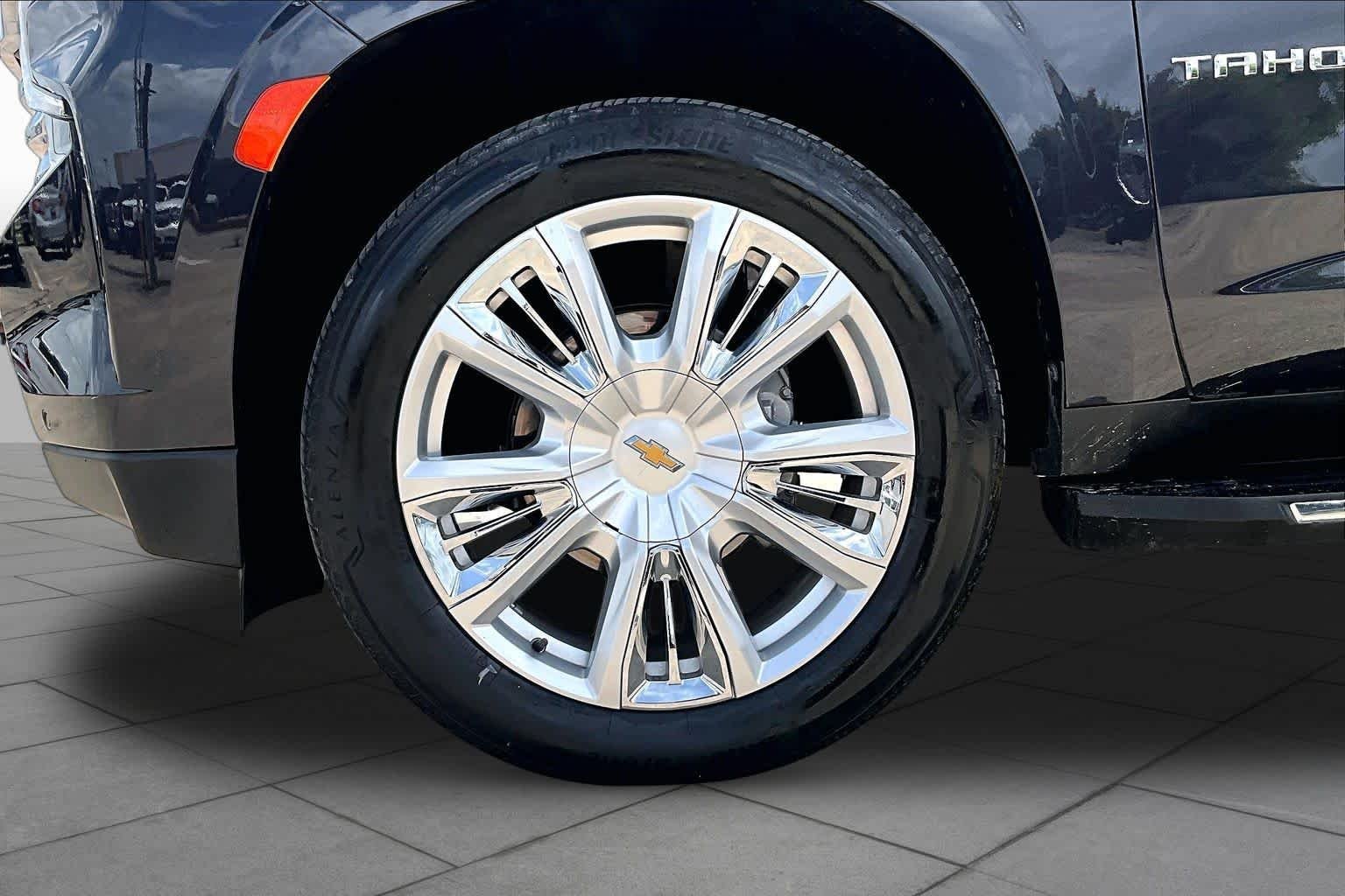 Used 2022 Dark Ash Metallic Chevrolet High Country image 21